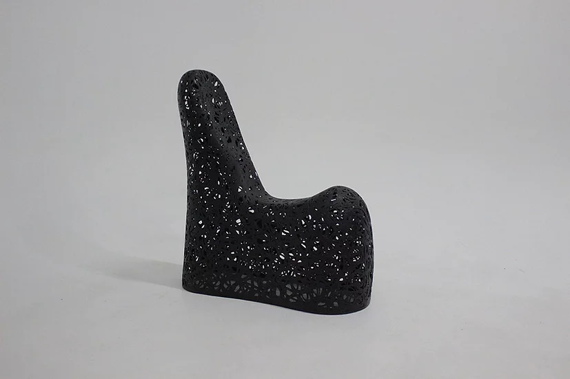 Дизайнерское уличное садовое кресло из базальта Basalt Studio SOLO