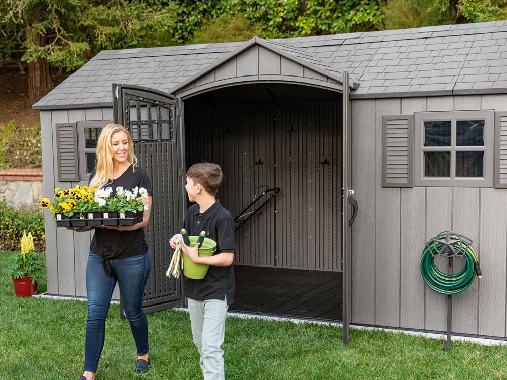 Сарай (хозблок) пластиковый WOODLOOK 15x8 60318 с двускатной крышей для дачи или загородного дома